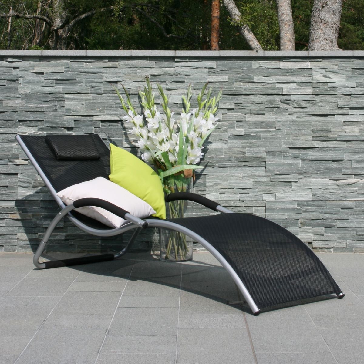 Sun Lounger Haslemere | size: Length: 177cm, Width: 65cm, Height: 73cm | color: Black | image: 2 | variant: 1000671