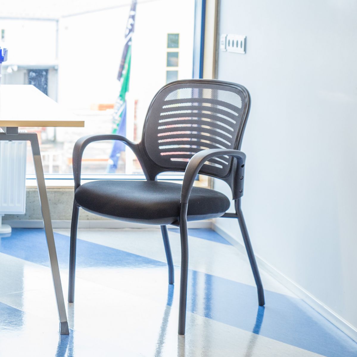 Visitor's Chair Spalding | size: Width: 59cm, Height: 84cm, Depth: 59cm | color: Black | image: 2 | variant: 1000287