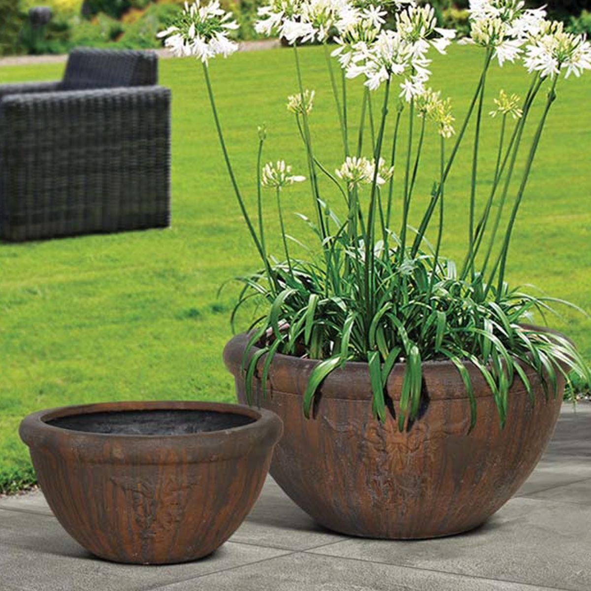 Flower Pot East Thame | size: Length: 38cm, Width: 38cm, Height: 20cm, Diameter: 38cm | color: Brown | image: 2 | variant: 1005432