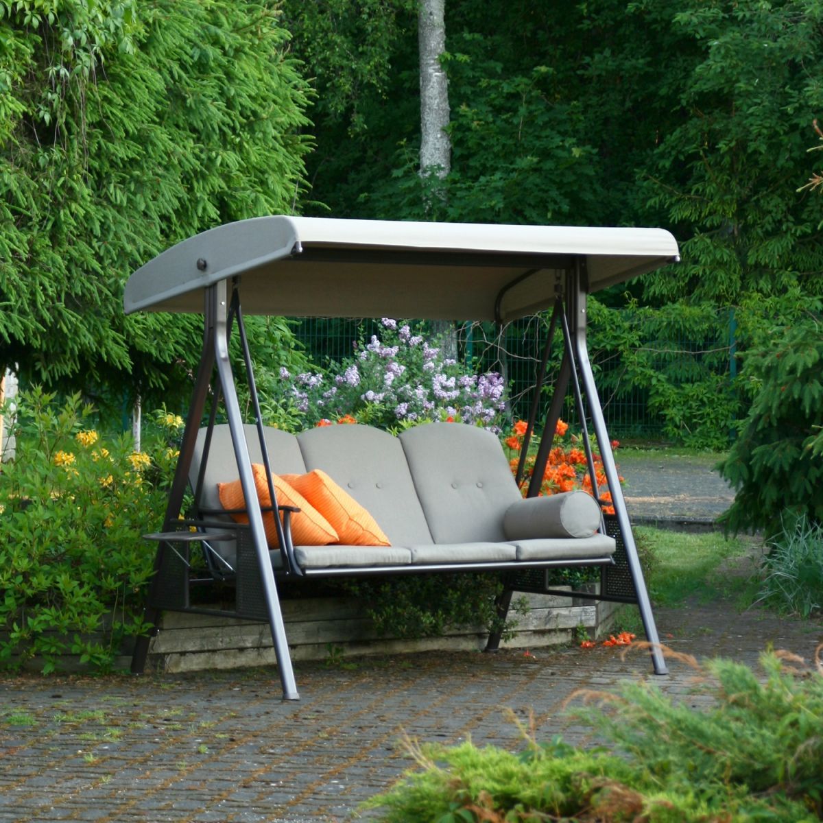 Garden Rocking Sofa East Tonbridge | color: Beige | image: 2 | variant: 1005221