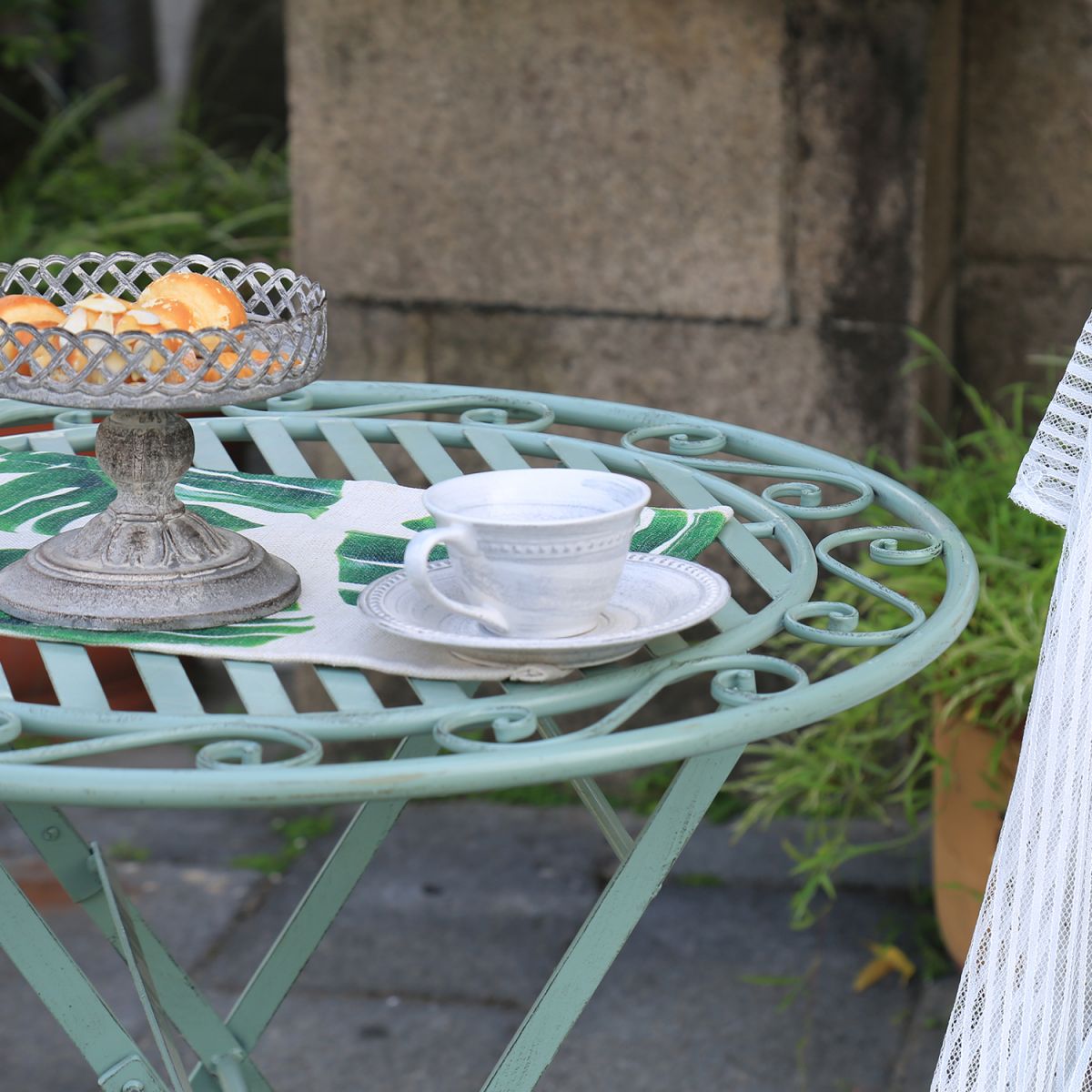 Garden Table East Salisbury | size: Height: 75cm, Diameter: 70cm | color: Green | image: 6 | variant: 1005623