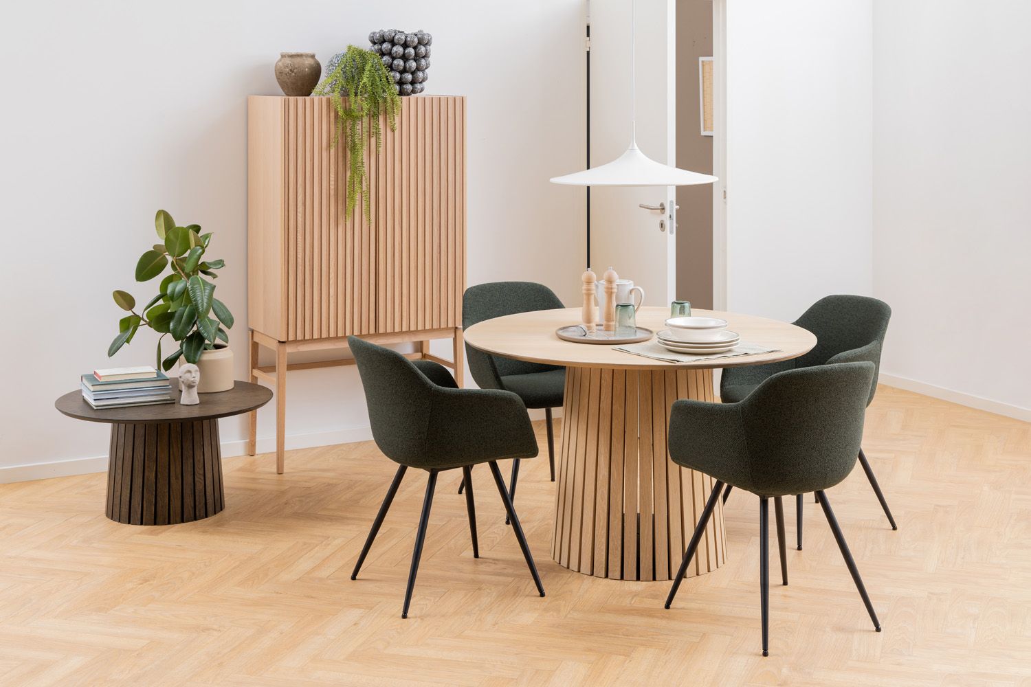 Kitchen Table Christo | size: Length: 120cm, Width: 120cm, Height: 75cm, Diameter: 120cm | color: Beige | image: 3 | variant: 1006477