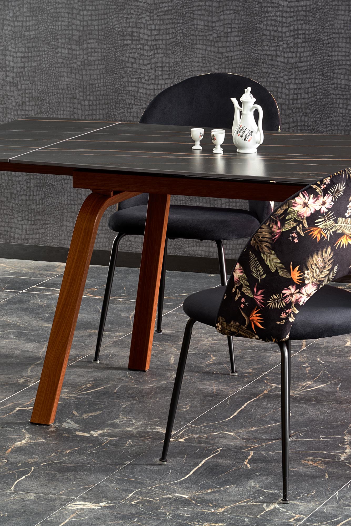 Kitchen Table West Narberth | size: Length: 82cm, Width: 200cm, Height: 76cm | color: Marble/Black/Walnut | image: 4 | variant: 1007406