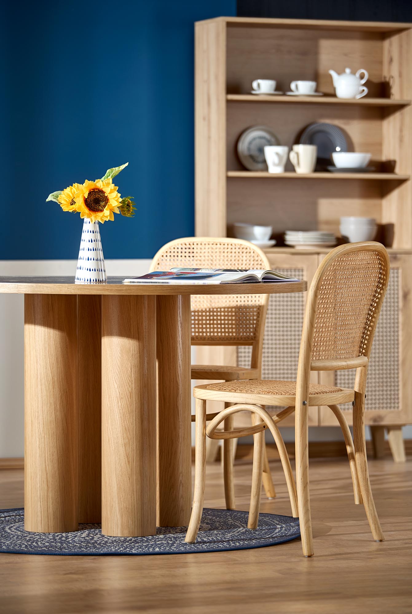 Kitchen Table West Newtown | size: Length: 120cm, Width: 120cm, Height: 77cm, Diameter: 120cm | color: Oak | image: 2 | variant: 1007391