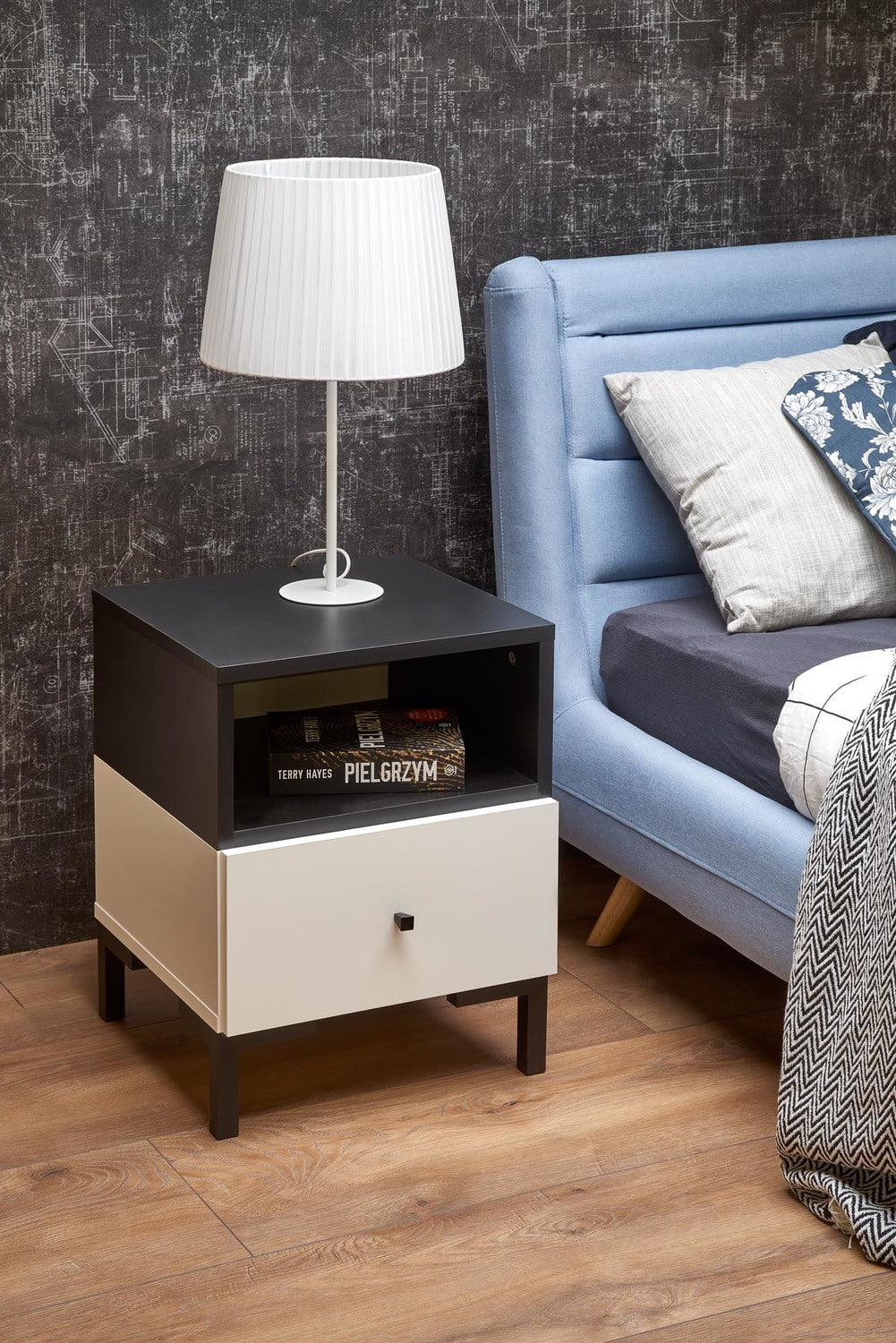Nightstand West Burgess | size: Width: 40cm, Height: 52cm, Depth: 40cm | color: White/Black | image: 4 | variant: 1007547