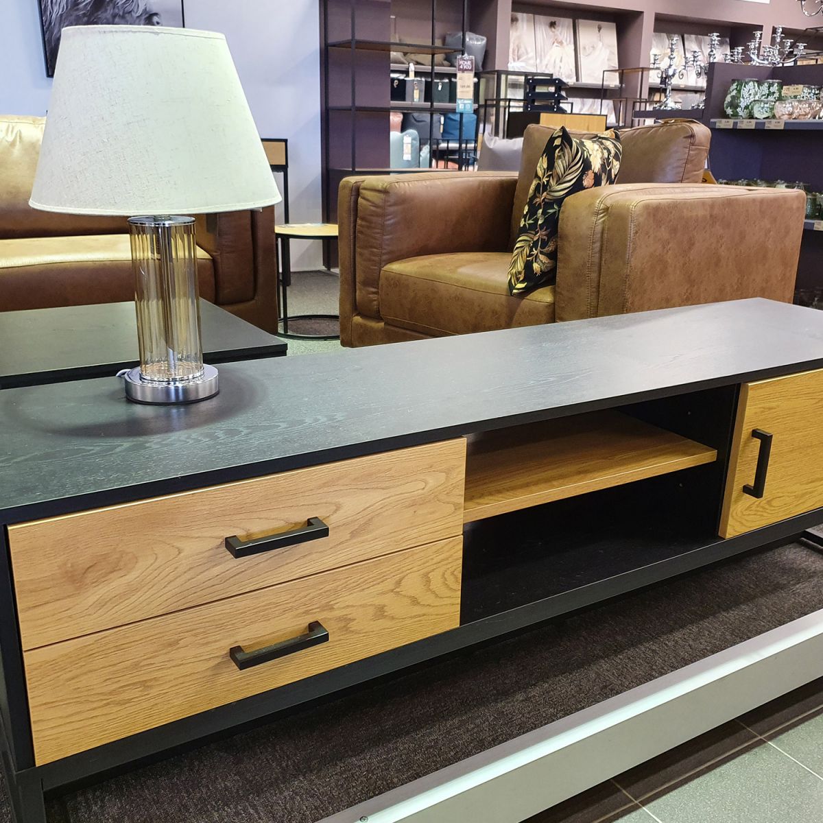 TV Table Amsterdam | size: Length: 40cm, Width: 160cm, Height: 50cm | color: Black/Oak | image: 9 | variant: 1012410